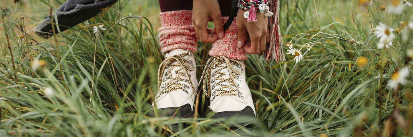 wandelschoenen met wollen wandelsokken
